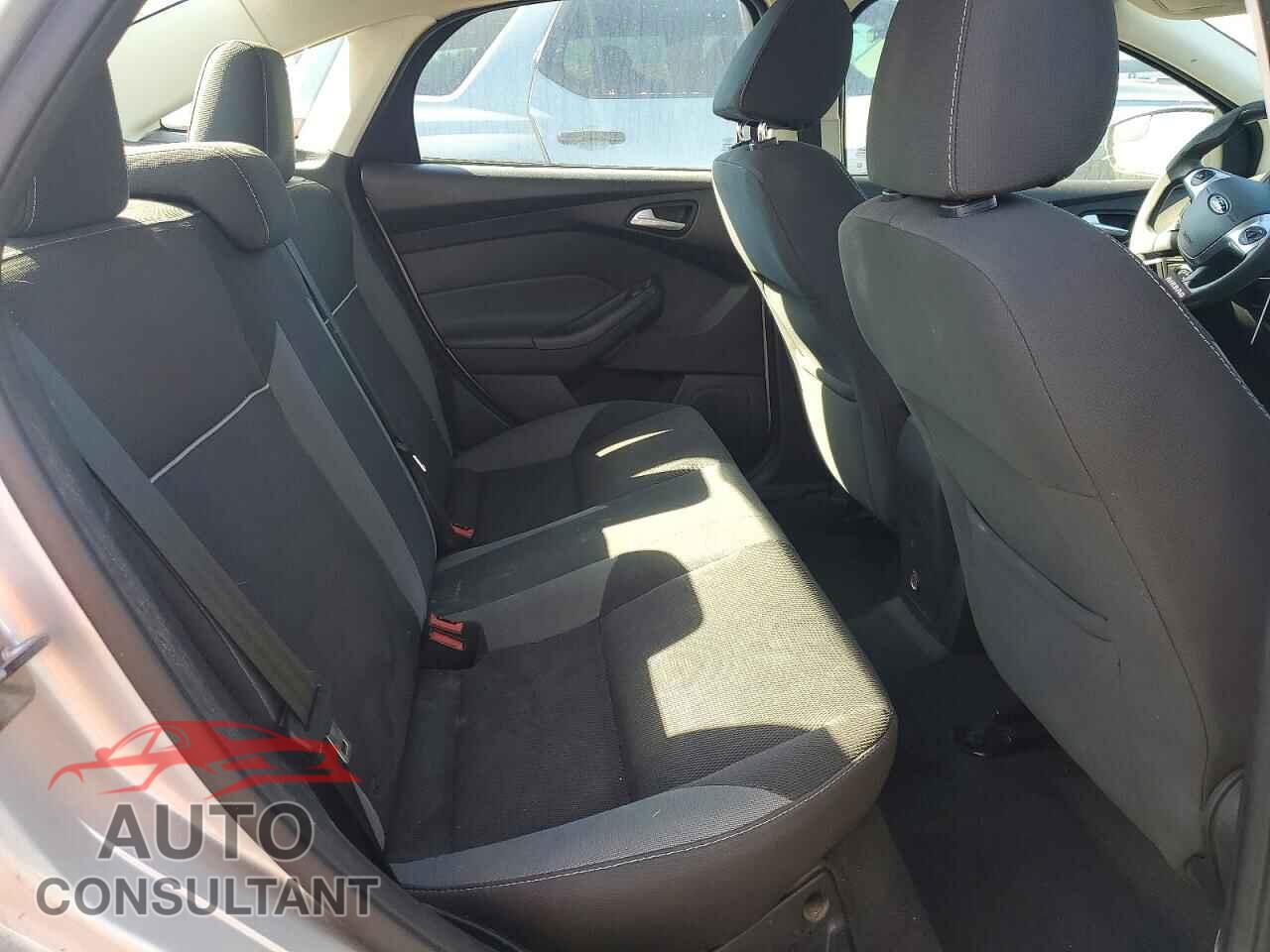 FORD FOCUS 2014 - 1FADP3F24EL287569