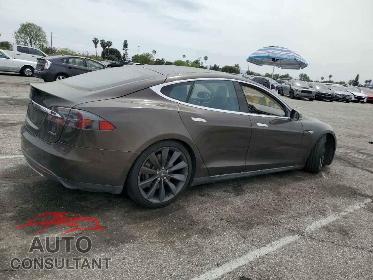 TESLA MODEL S 2013 - 5YJSA1DP0DFP18285