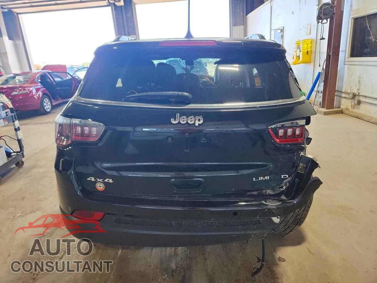 JEEP COMPASS 2018 - 3C4NJDCB7JT199429