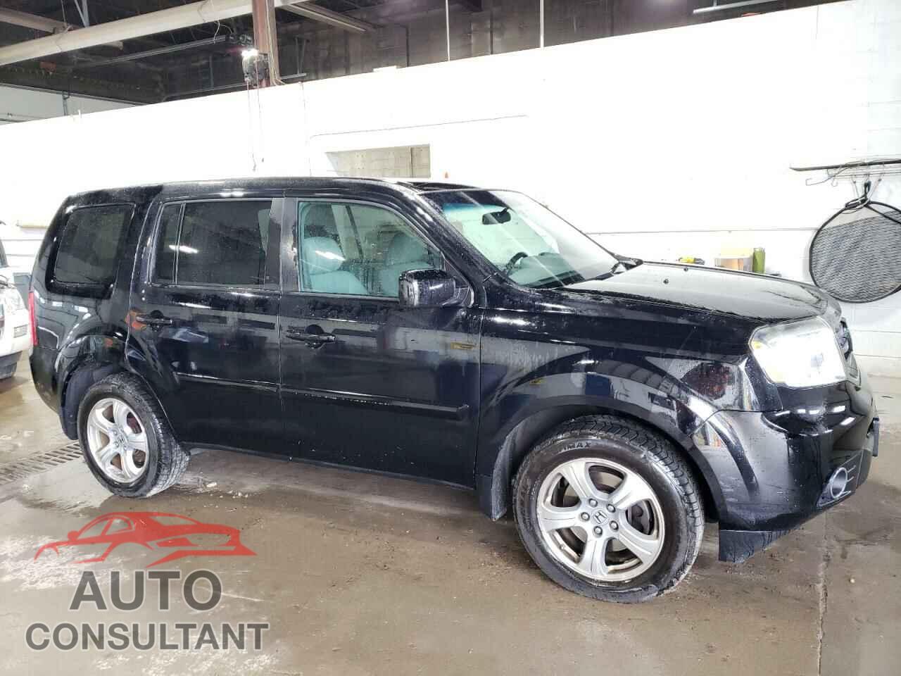 HONDA PILOT 2015 - 5FNYF4H47FB005268