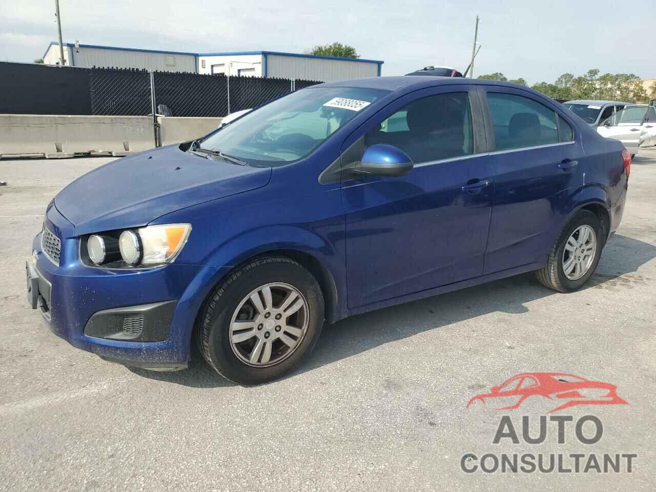 CHEVROLET SONIC 2013 - 1G1JC5SH0D4152380