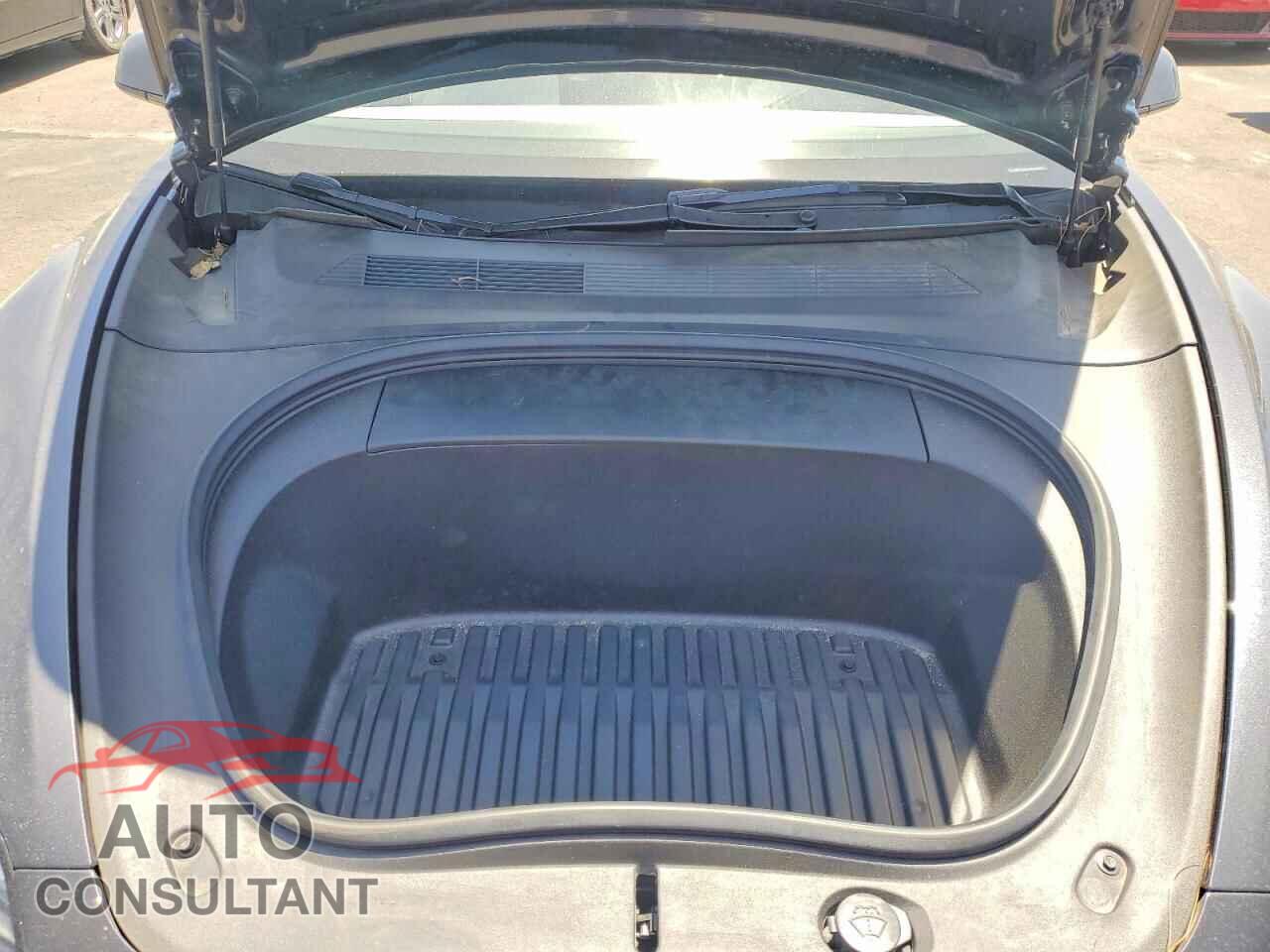 TESLA MODEL 3 2024 - 5YJ3E1EA1RF798769