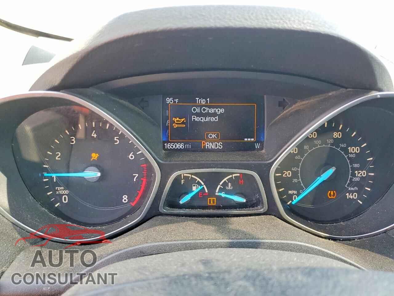 FORD ESCAPE 2017 - 1FMCU0F7XHUB49070