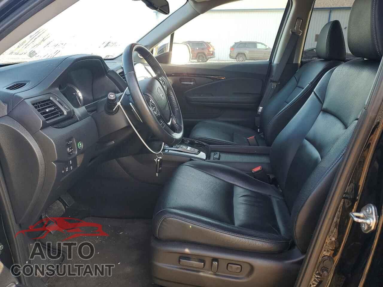 HONDA PILOT 2017 - 5FNYF6H99HB002950