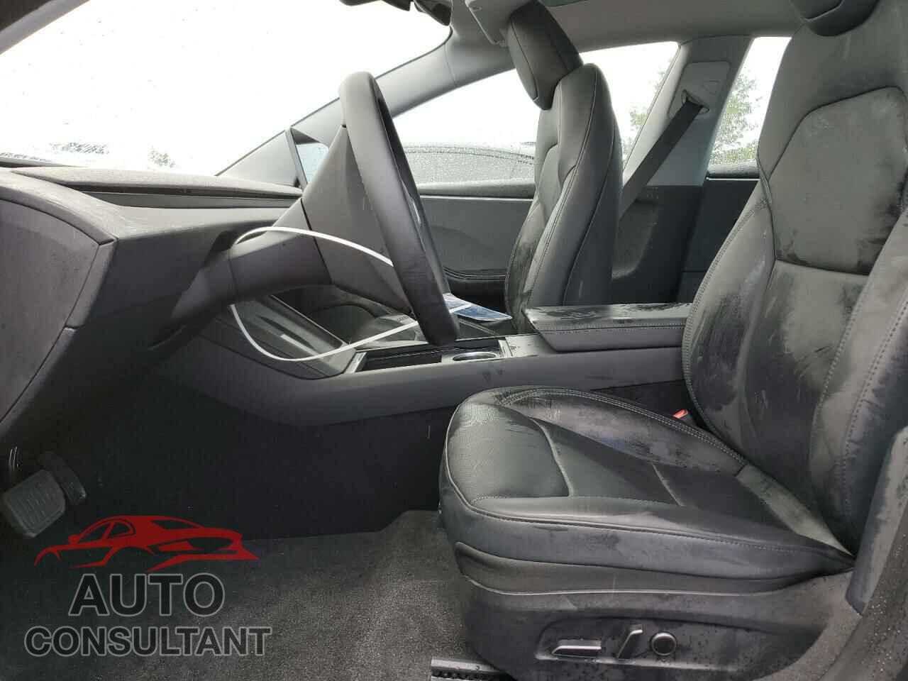 TESLA MODEL 3 2024 - 5YJ3E1EA5RF722715