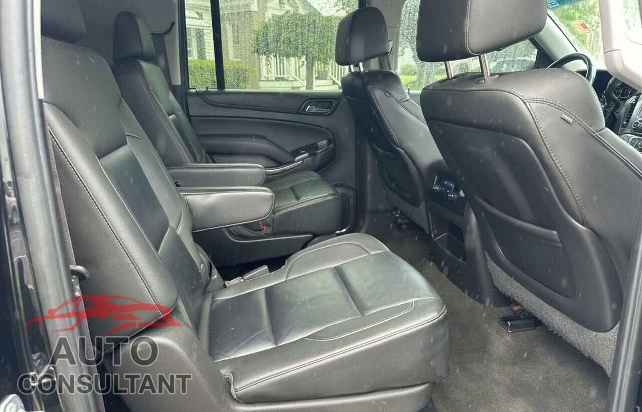 CHEVROLET SUBURBAN 2015 - 1GNSKJKC9FR696000