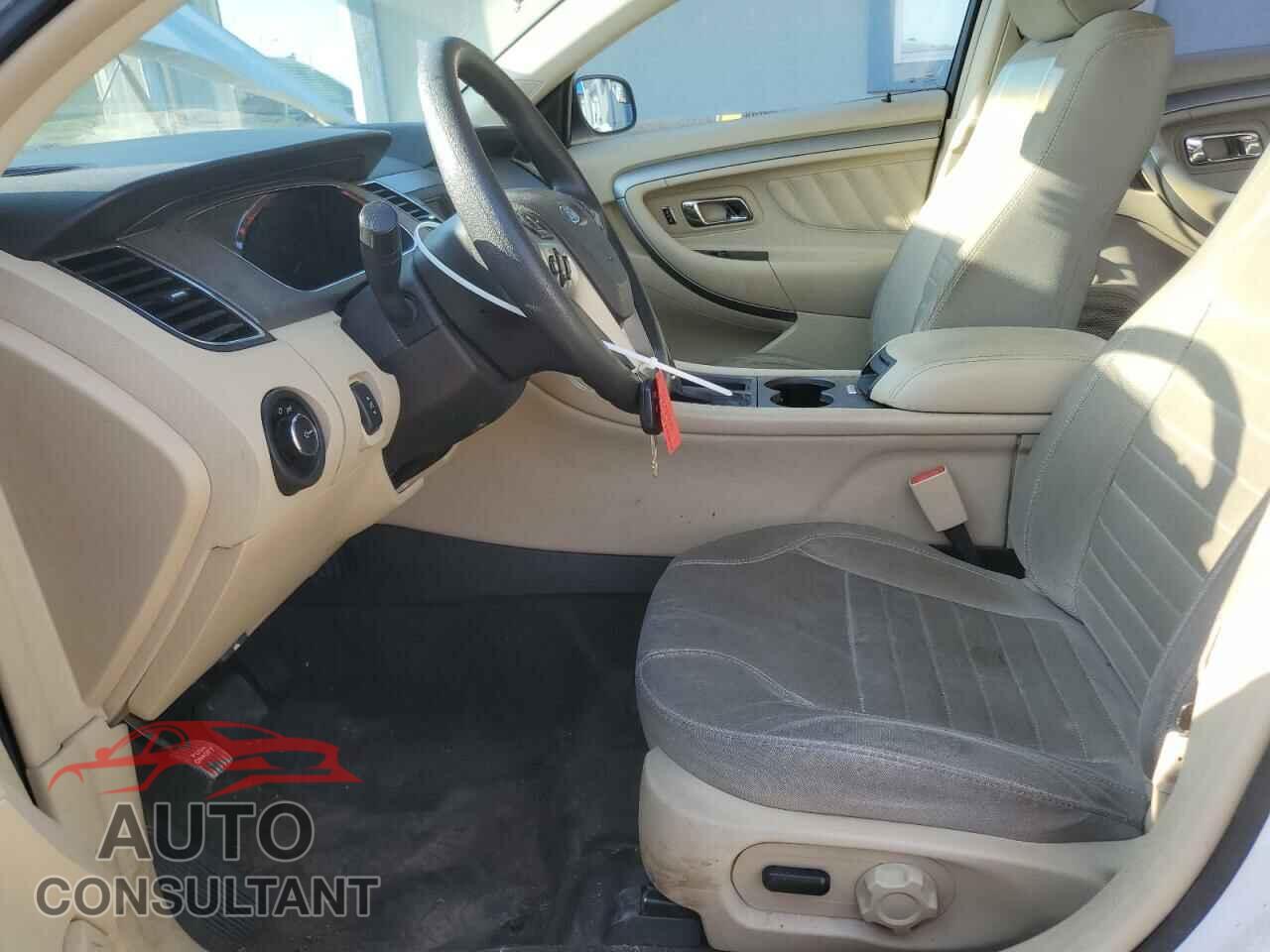 FORD TAURUS 2015 - 1FAHP2D82FG156539
