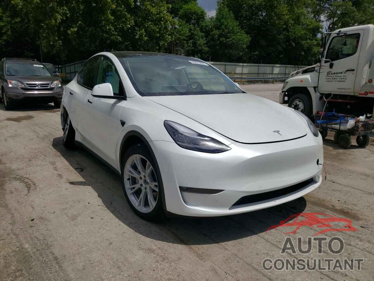 TESLA MODEL Y 2021 - 5YJYGDEE5MF206027