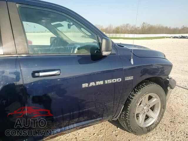 DODGE RAM 1500 2012 - 1C6RD7LT1CS172256