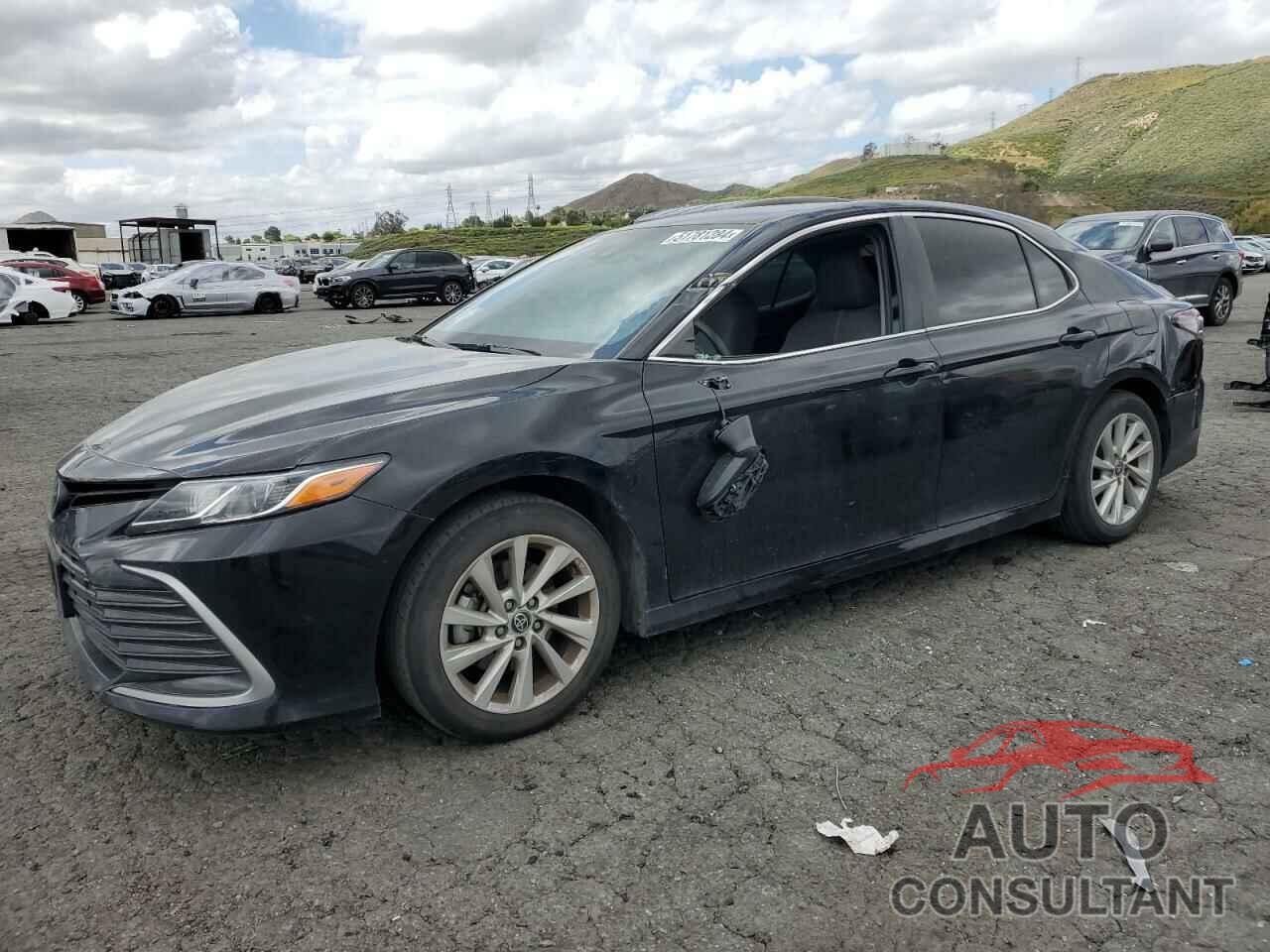 TOYOTA CAMRY 2022 - 4T1C11AK1NU498463