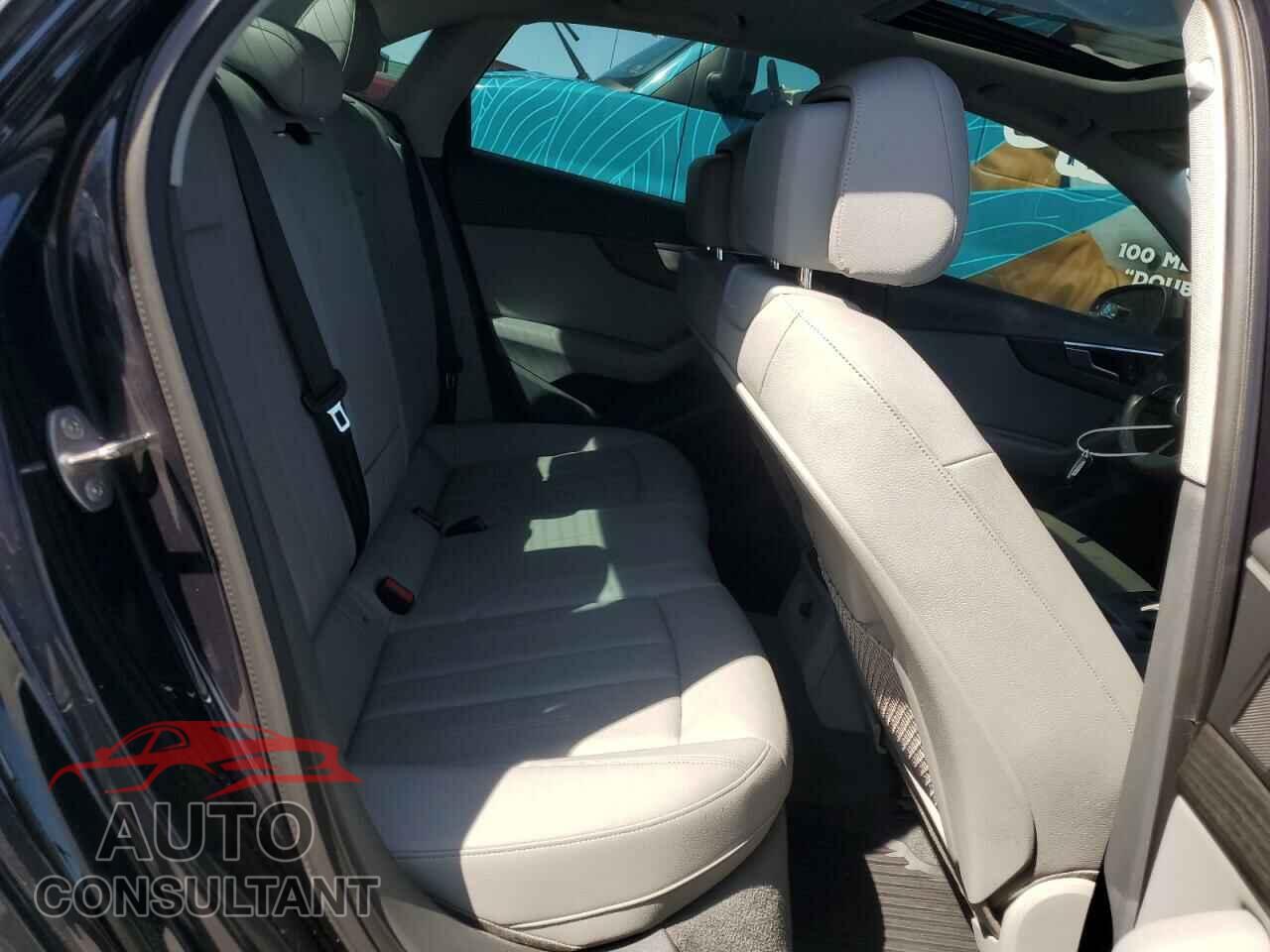 AUDI A4 2018 - WAUDNAF45JA232072
