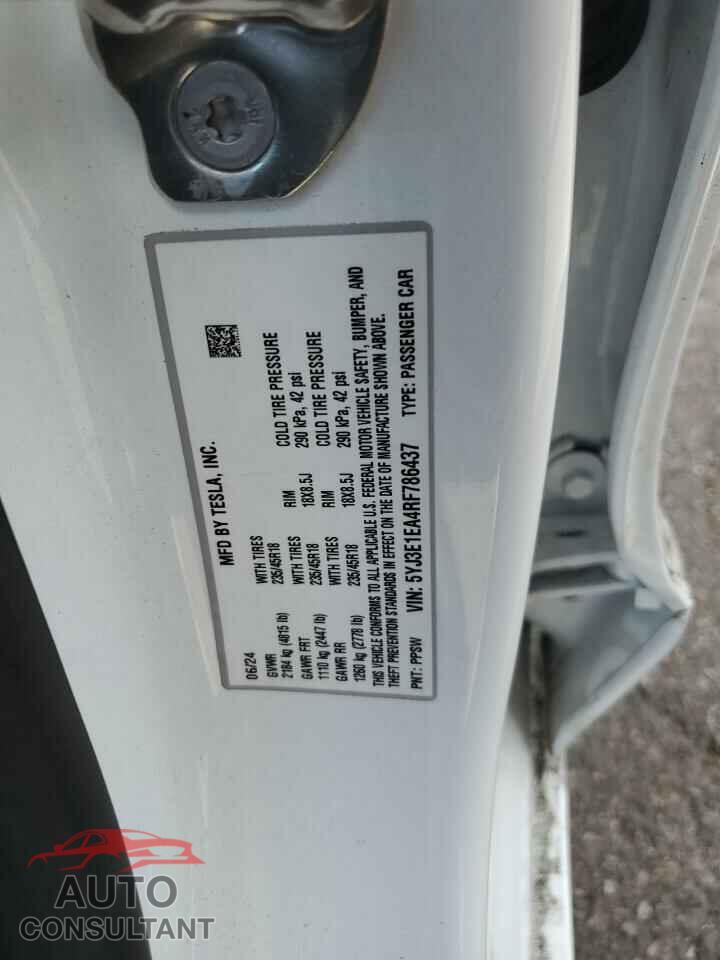 TESLA MODEL 3 2024 - 5YJ3E1EA4RF786437