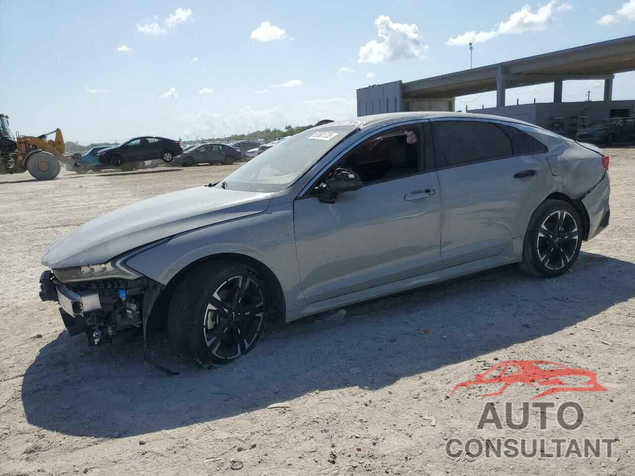 KIA K5 2022 - 5XXG64J24NG120443