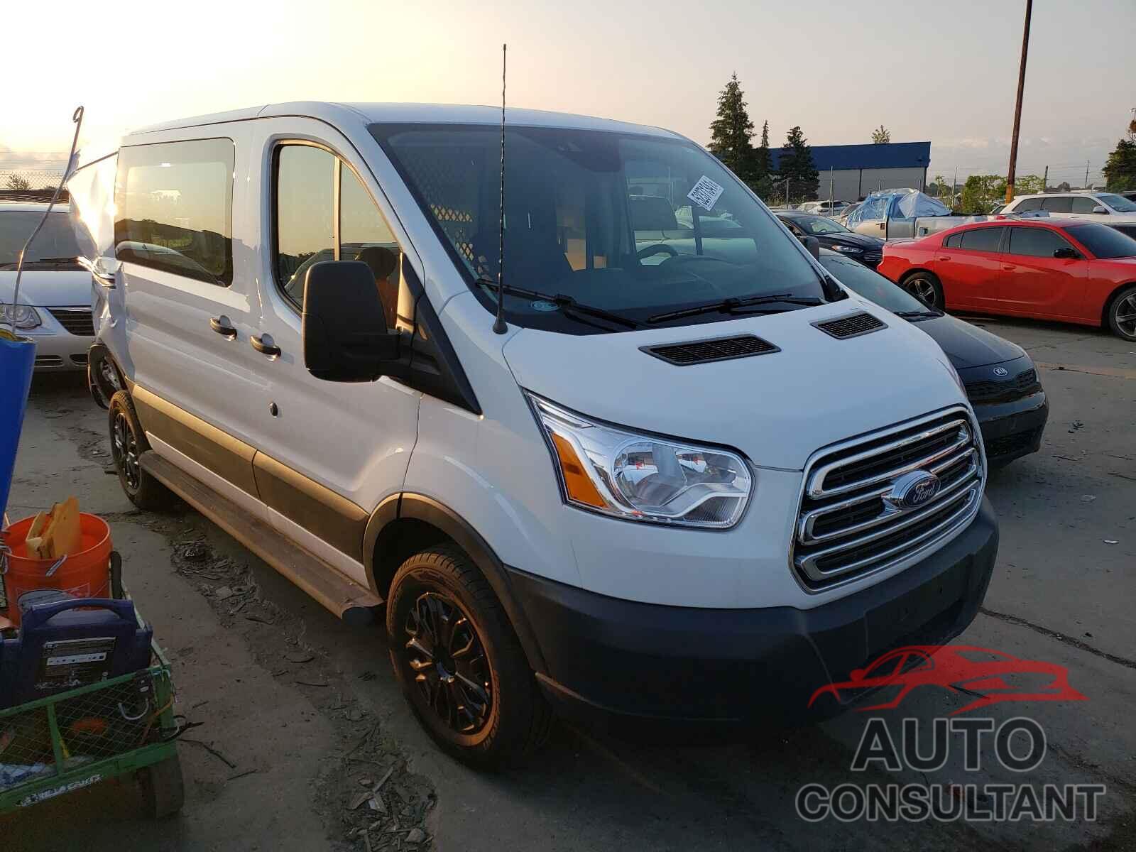 FORD TRANSIT CO 2019 - 1FTYR1YM7KKA72228