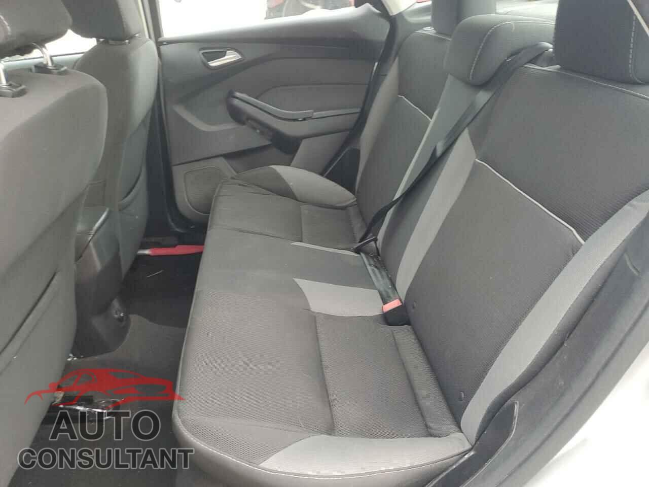 FORD FOCUS 2014 - 1FADP3F21EL286136
