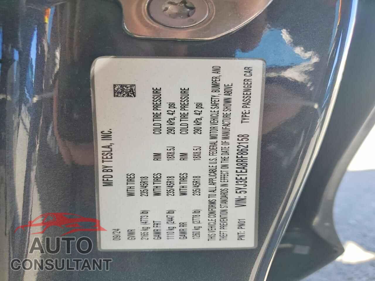 TESLA MODEL 3 2024 - 5YJ3E1EA8RF862158