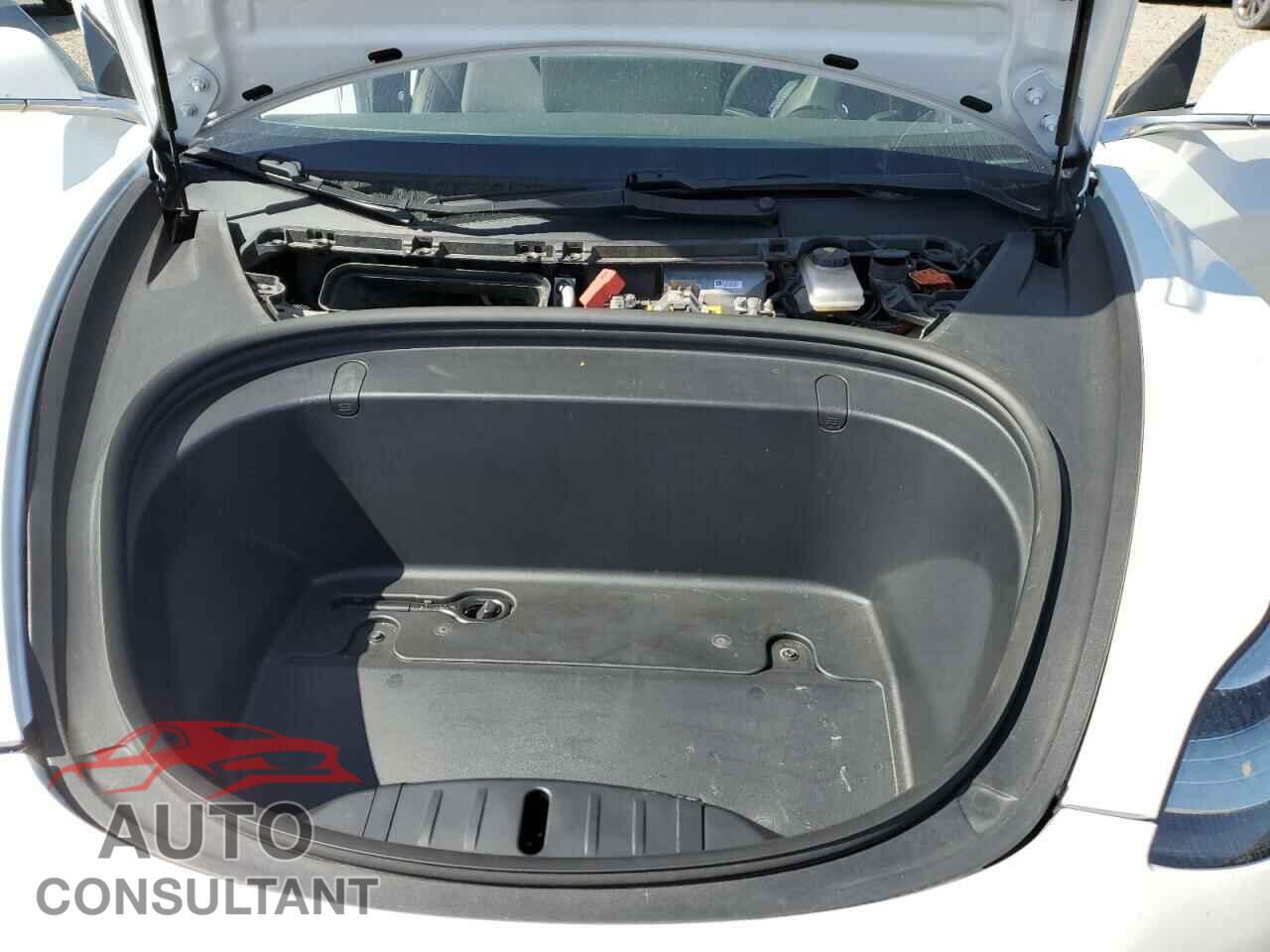 TESLA MODEL 3 2019 - 5YJ3E1EA5KF472575