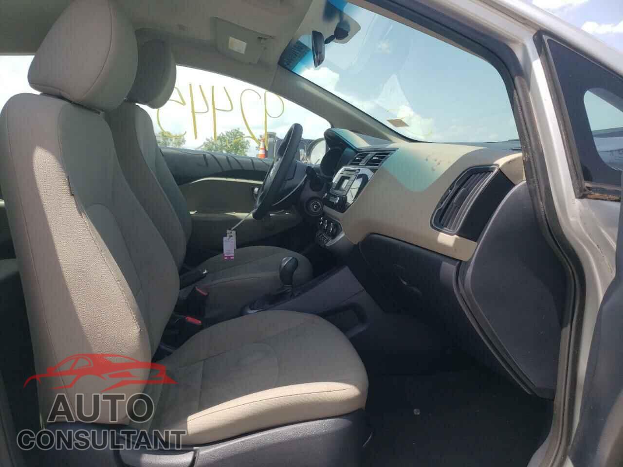 KIA RIO 2017 - KNADM4A35H6048542