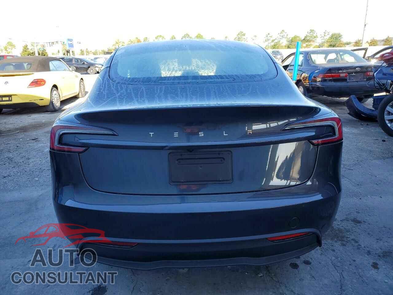 TESLA MODEL 3 2024 - 5YJ3E1EA3RF744129
