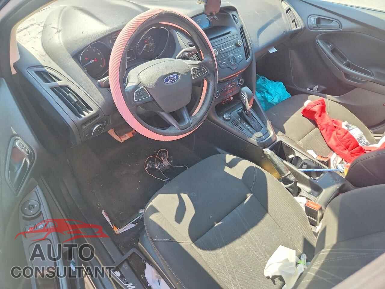 FORD FOCUS 2017 - 1FADP3E24HL332483