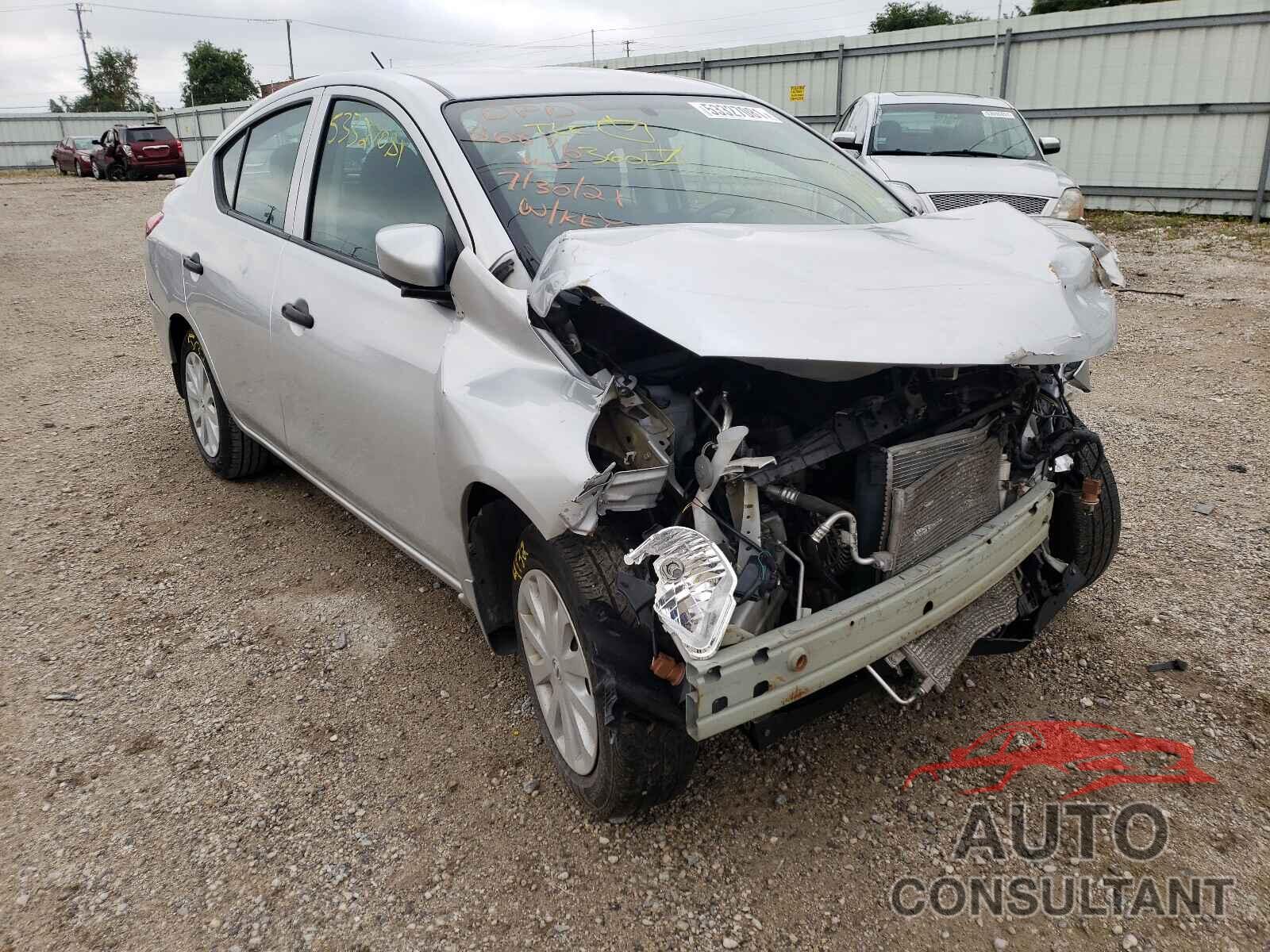 NISSAN VERSA 2019 - 3N1CN7AP5KL828444
