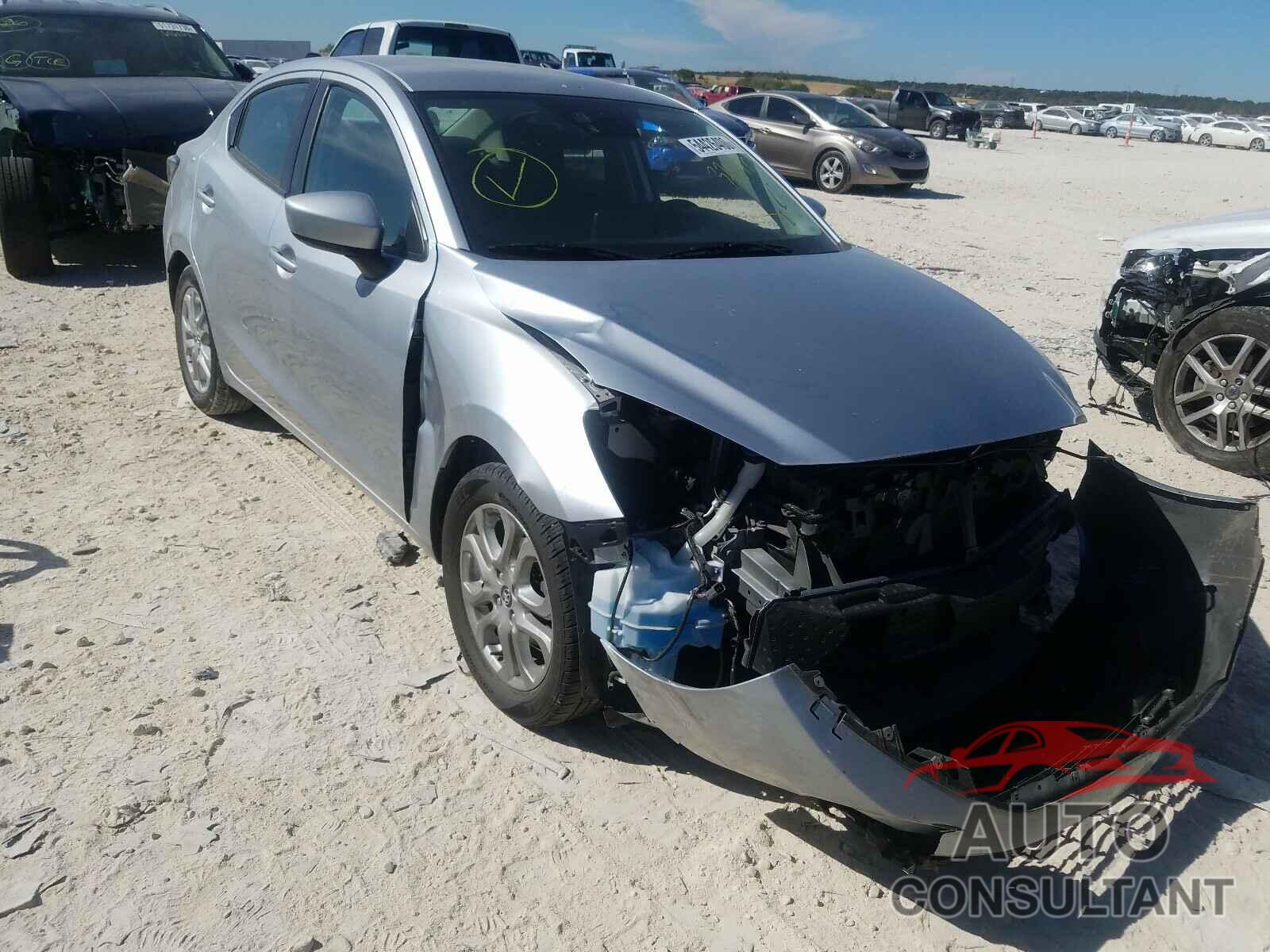TOYOTA YARIS 2018 - 3MYDLBYV8JY321670