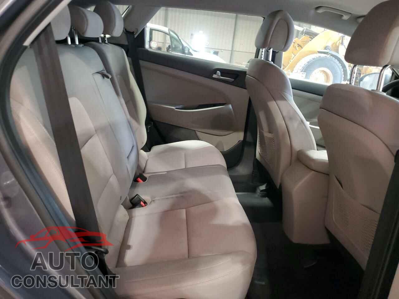 HYUNDAI TUCSON 2018 - KM8J3CA49JU606319
