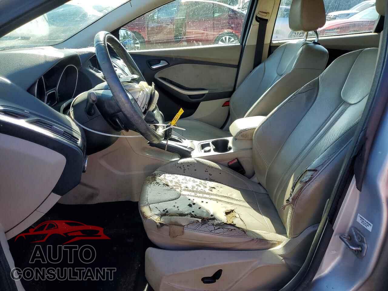FORD FOCUS 2012 - 1FAHP3M24CL298475