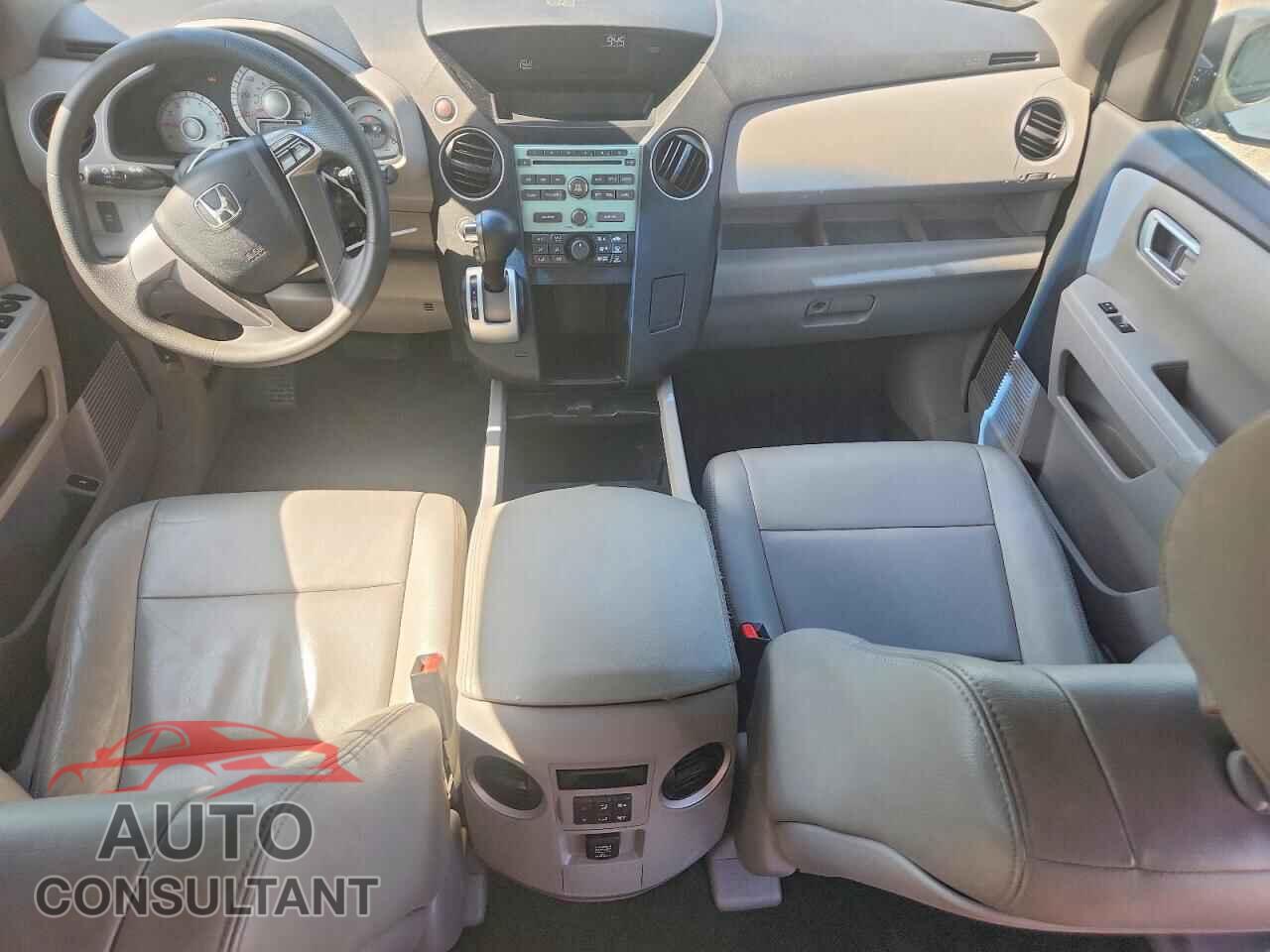 HONDA PILOT 2011 - 5FNYF4H20BB018405