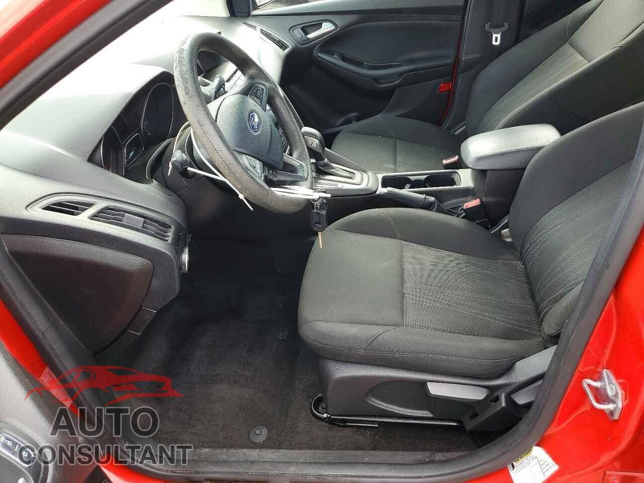 FORD FOCUS 2017 - 1FADP3F21HL256400