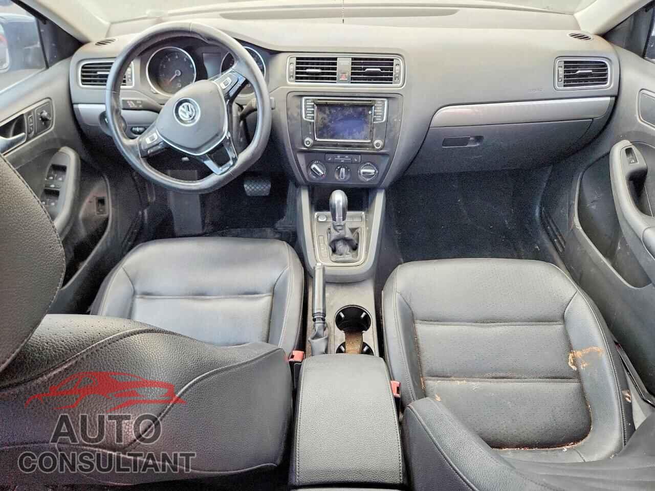 VOLKSWAGEN JETTA 2017 - 3VWDB7AJ9HM328891