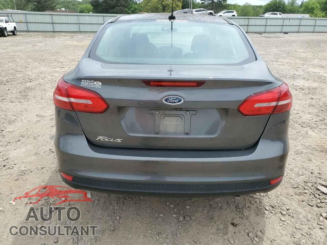FORD FOCUS 2017 - 1FADP3E23HL312127