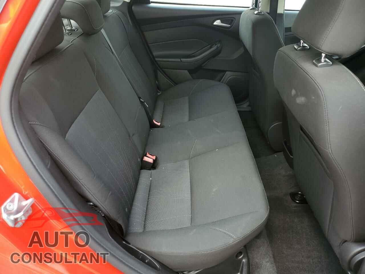 FORD FOCUS 2015 - 1FADP3F20FL339801