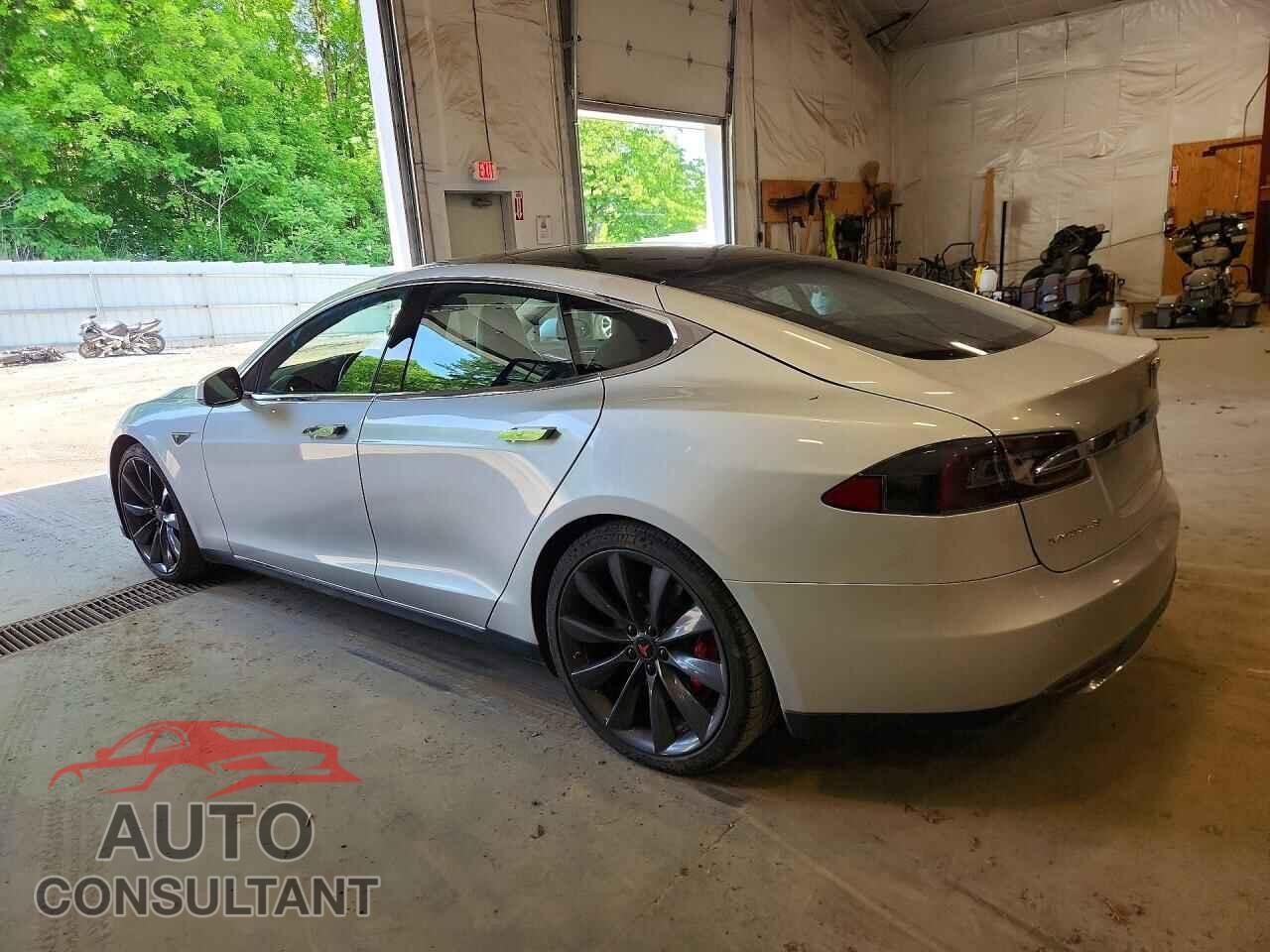 TESLA MODEL S 2014 - 5YJSA1H12EFP43583