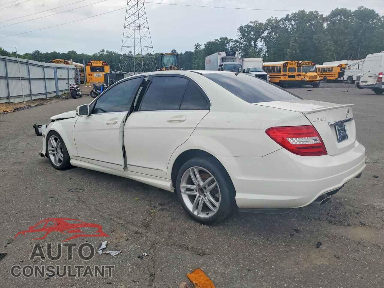 MERCEDES-BENZ C-CLASS 2012 - WDDGF8BB1CA702522