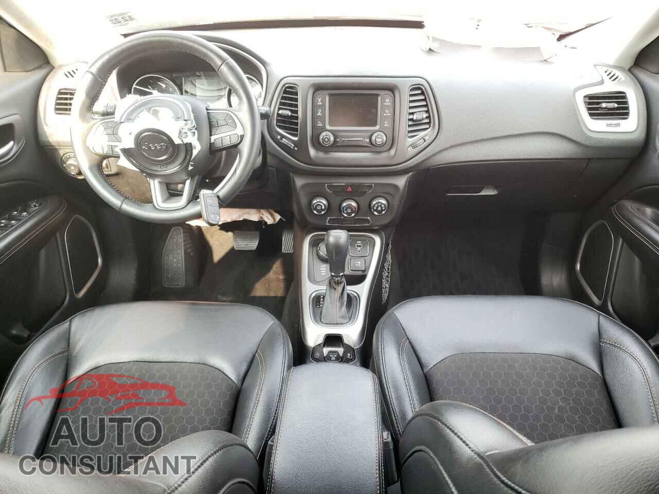 JEEP COMPASS 2018 - 3C4NJDBB9JT281700