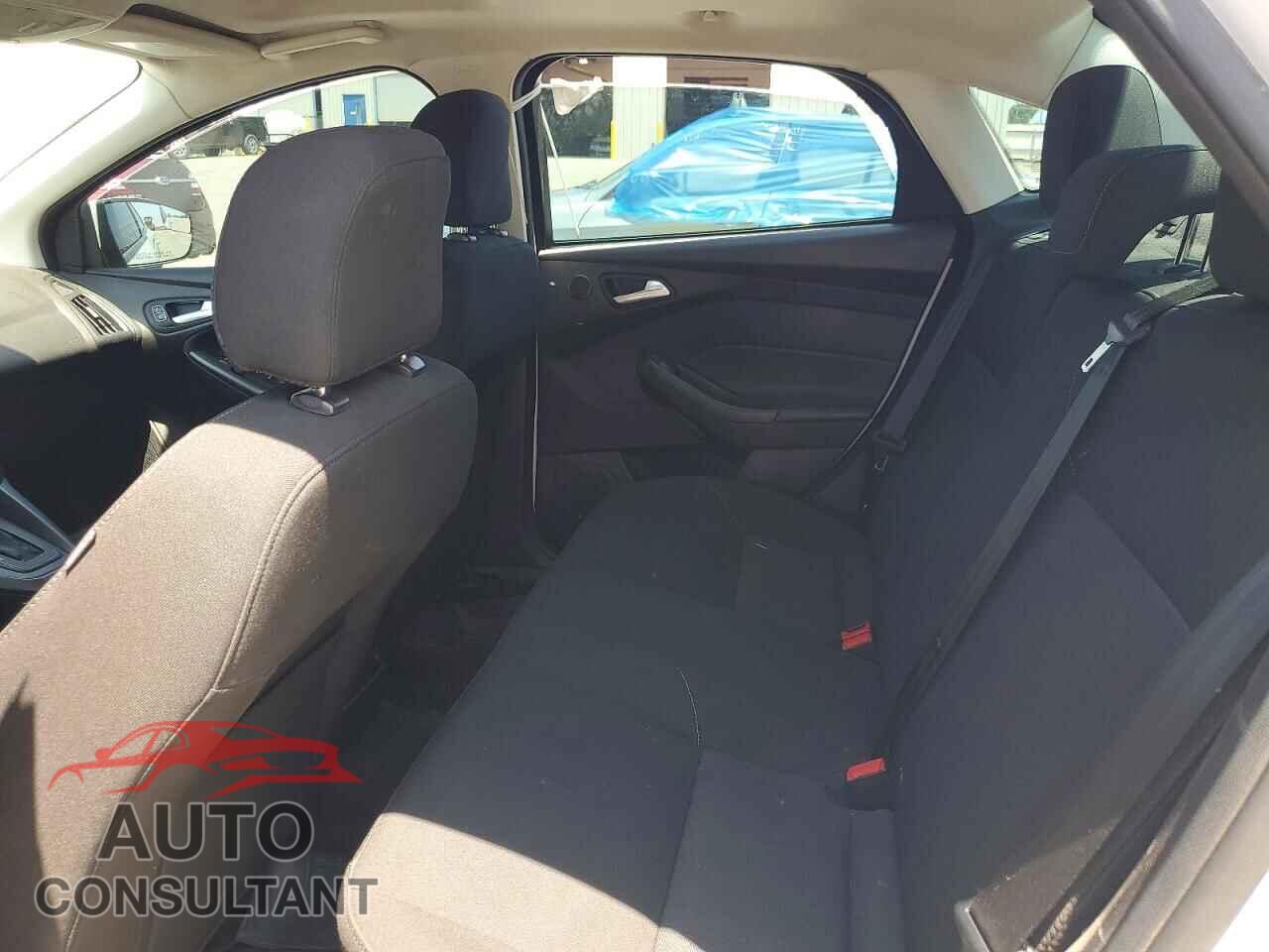 FORD FOCUS 2017 - 1FADP3H25HL324601