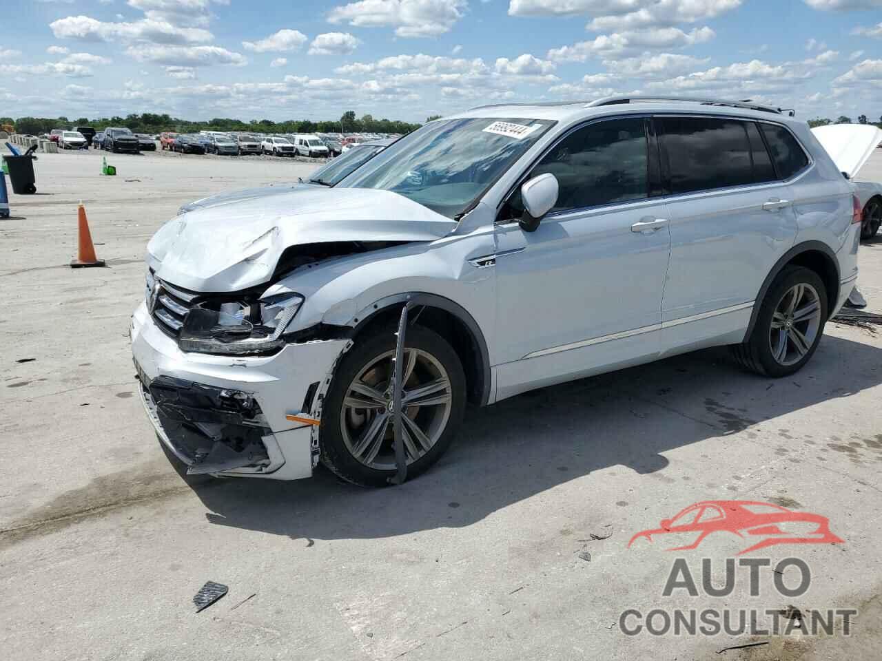 VOLKSWAGEN TIGUAN 2019 - 3VV2B7AX4KM048383