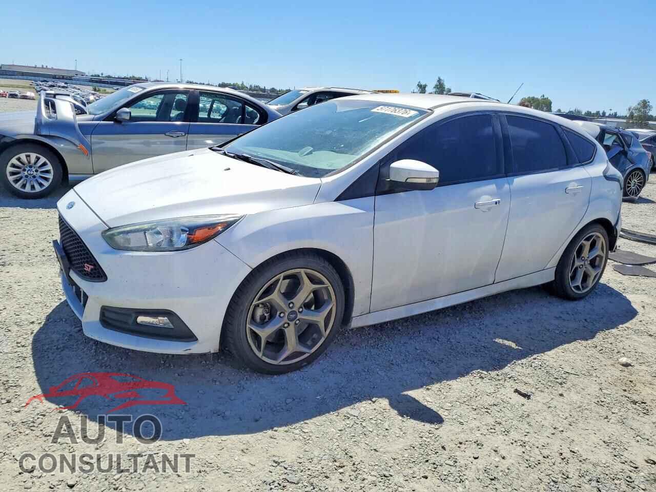 FORD FOCUS 2017 - 1FADP3L93HL292946