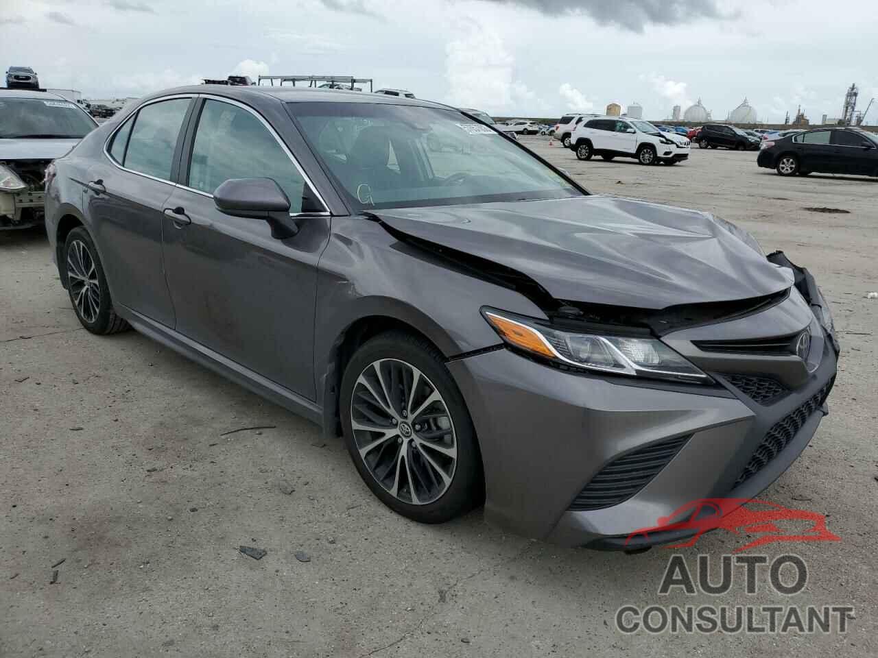 TOYOTA CAMRY 2018 - 4T1B11HK4JU042274