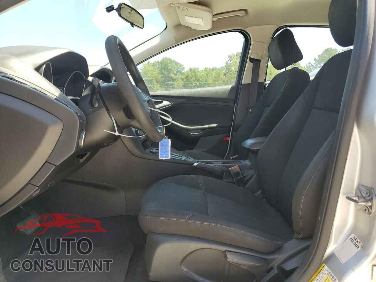 FORD FOCUS 2017 - 1FADP3F27HL223918