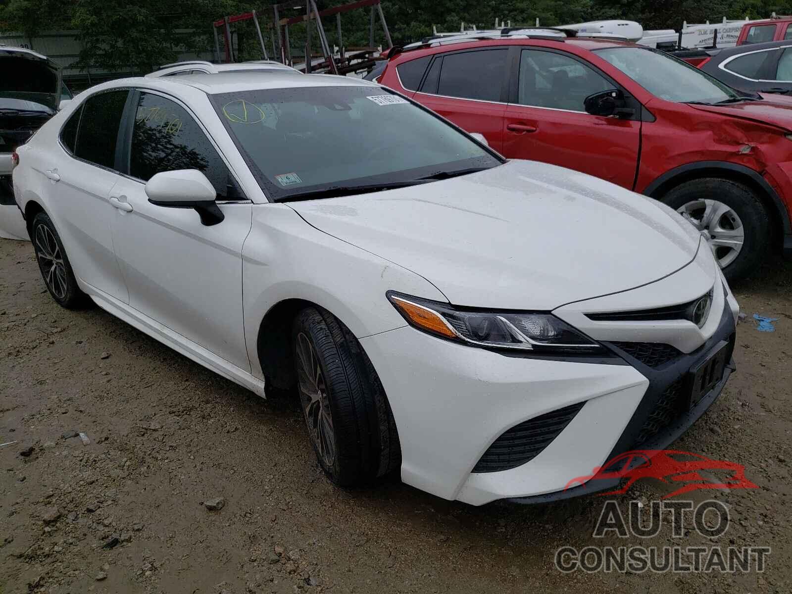 TOYOTA CAMRY 2018 - 4T1B11HK7JU576756