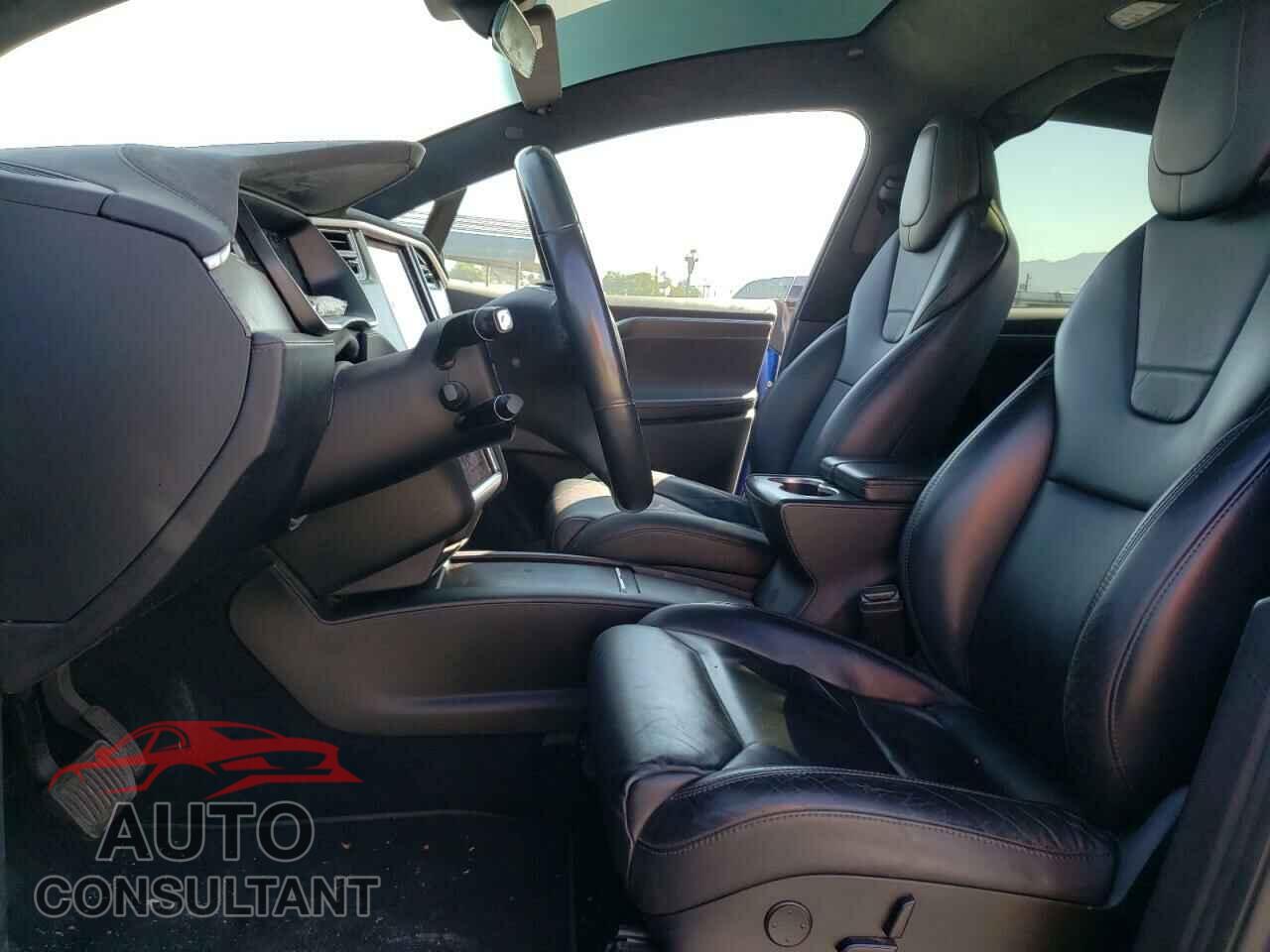 TESLA MODEL X 2017 - 5YJXCDE26HF045674