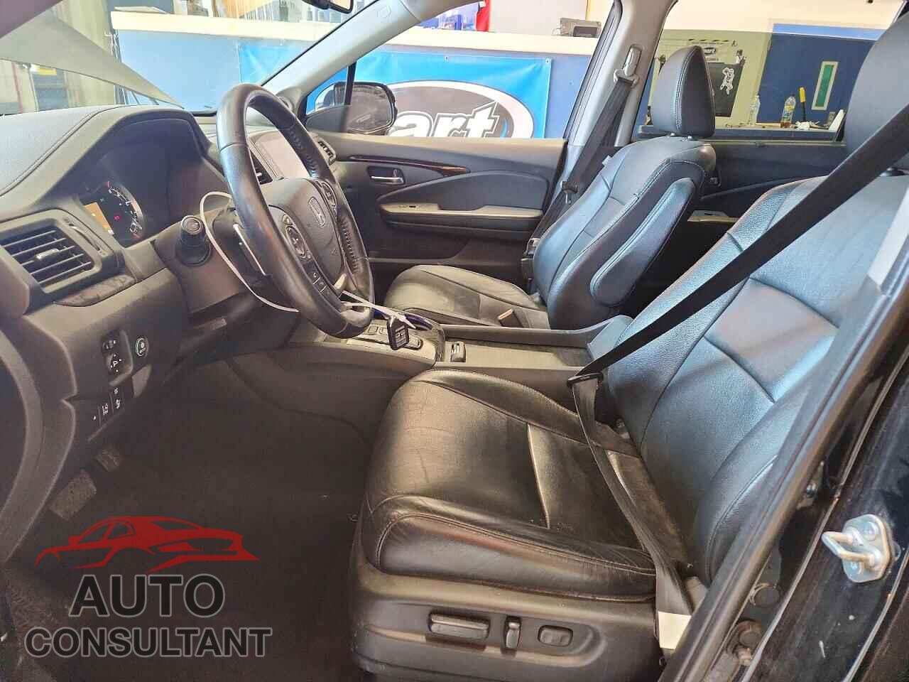 HONDA PILOT 2018 - 5FNYF5H90JB011956