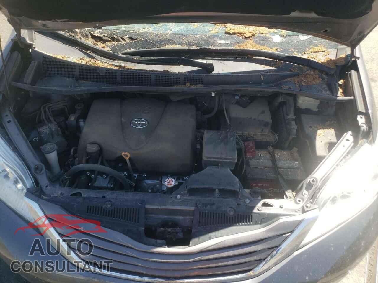 TOYOTA SIENNA 2017 - 5TDKZ3DC4HS815329