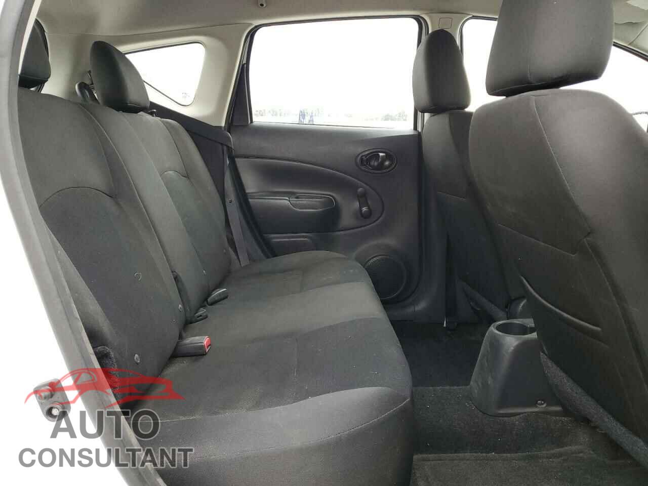 NISSAN VERSA 2017 - 3N1CE2CP3HL372002