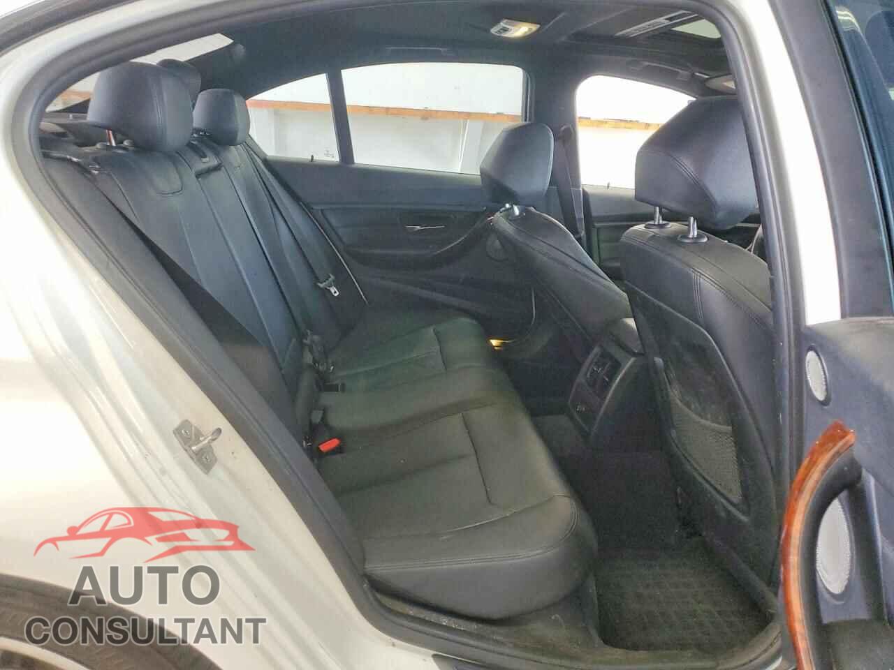 BMW 3 SERIES 2013 - WBA3B9C56DF587601