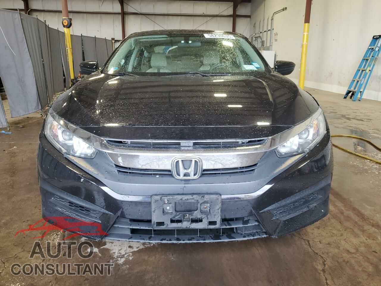 HONDA CIVIC 2018 - 2HGFC2F70JH530940