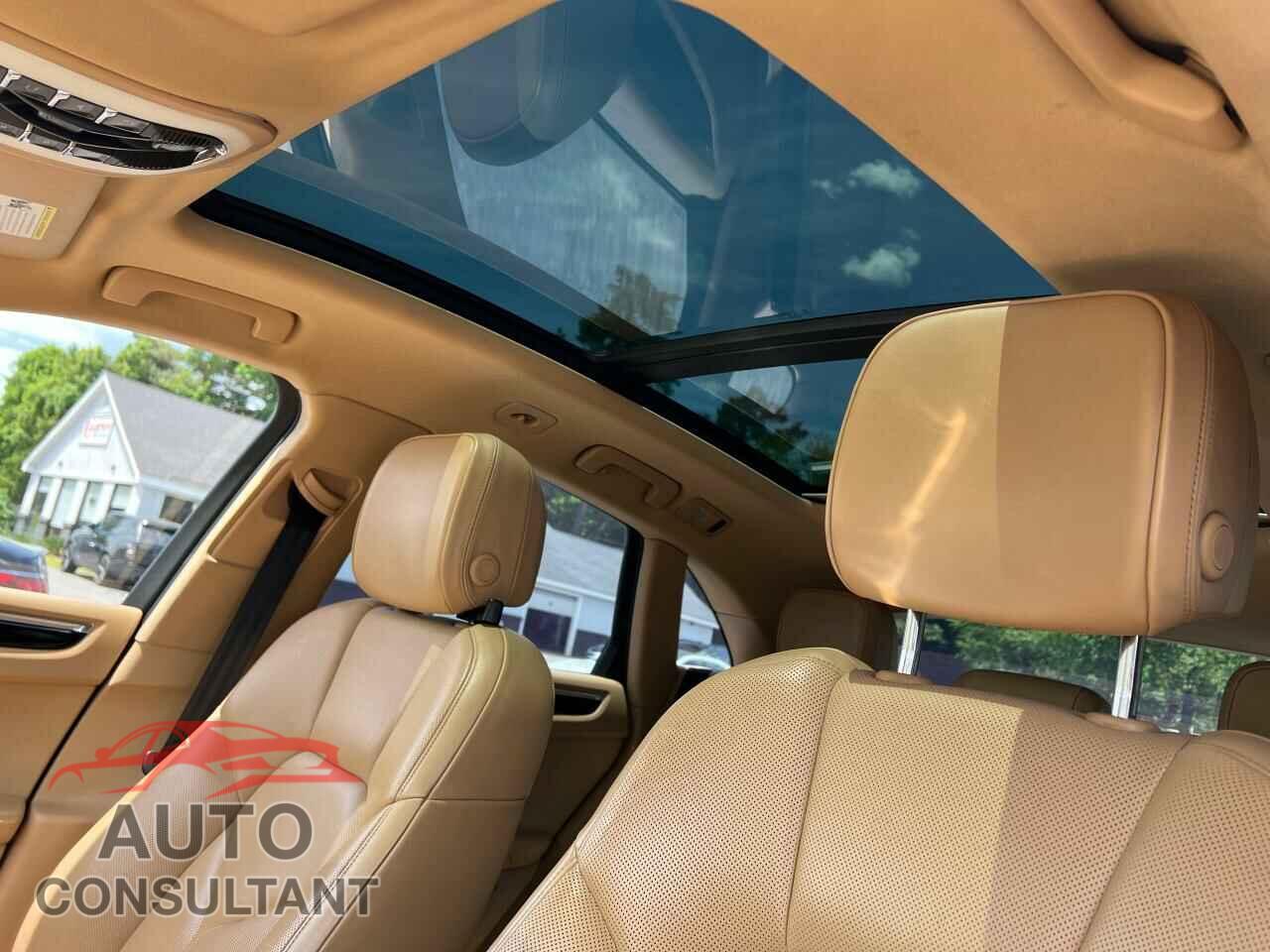 PORSCHE MACAN 2015 - WP1AB2A51FLB68451