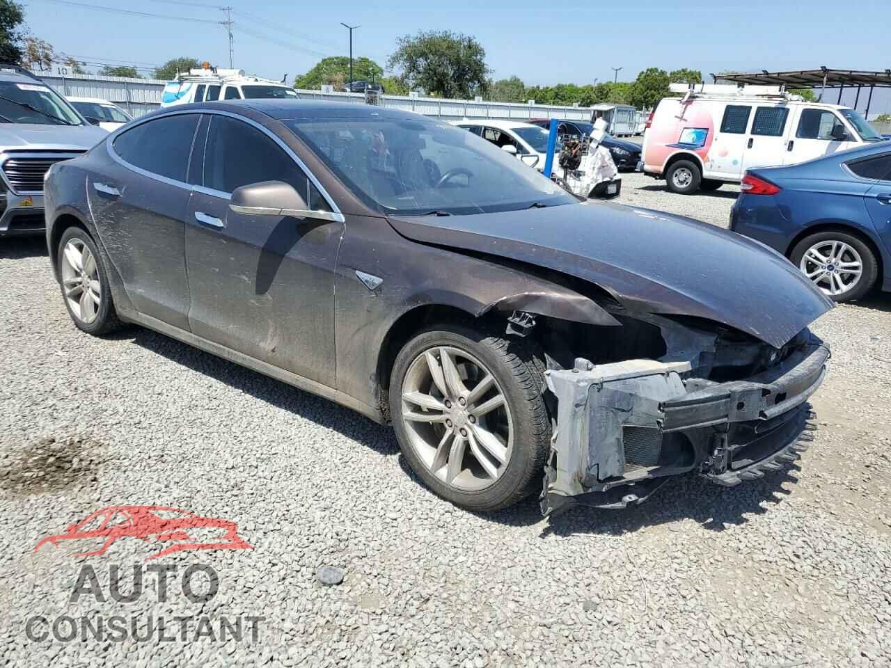 TESLA MODEL S 2014 - 5YJSA1H10EFP43131